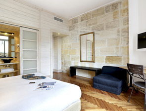 Chambre Personnalisée 1 ou 2 personnes, Hôtel La Tour Intendance à Bordeaux centre ville